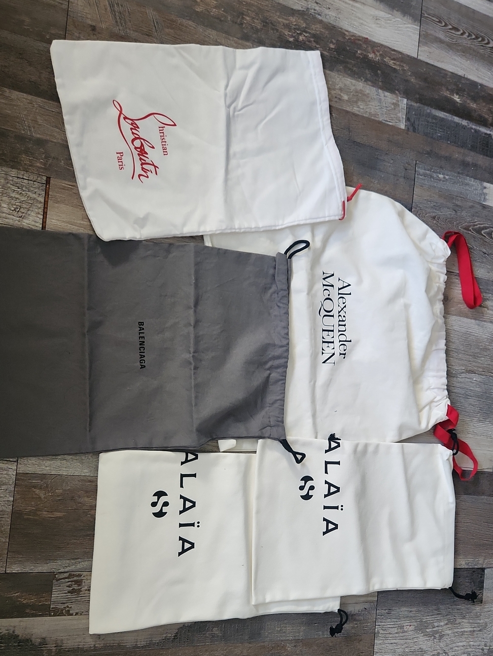 Designers Originals White and Gray Drawstring Storage Bag Set with Red Ties